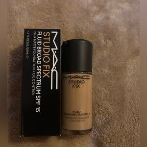 MAC Cosmetics Studio Fix Fluid Foundation - Cream